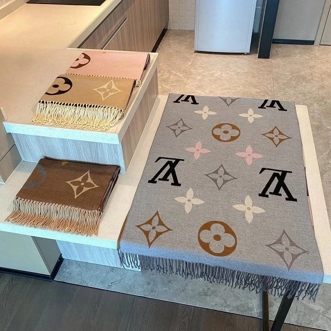 Louis Vuitton Monogram Giant Scarf Gray Multi-Color Pattern