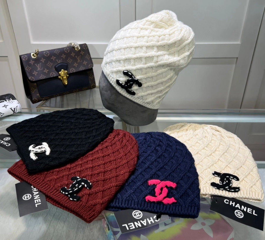 Chanel CC Logo Cable Knit Beanie Hat - Ivory with Black Embroidery