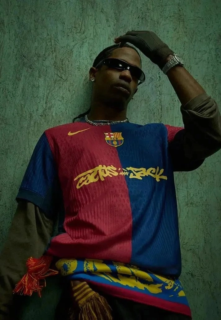 Nike FC Barcelona 2023-24 x Travis Scott Jersey - Red/Blue Split