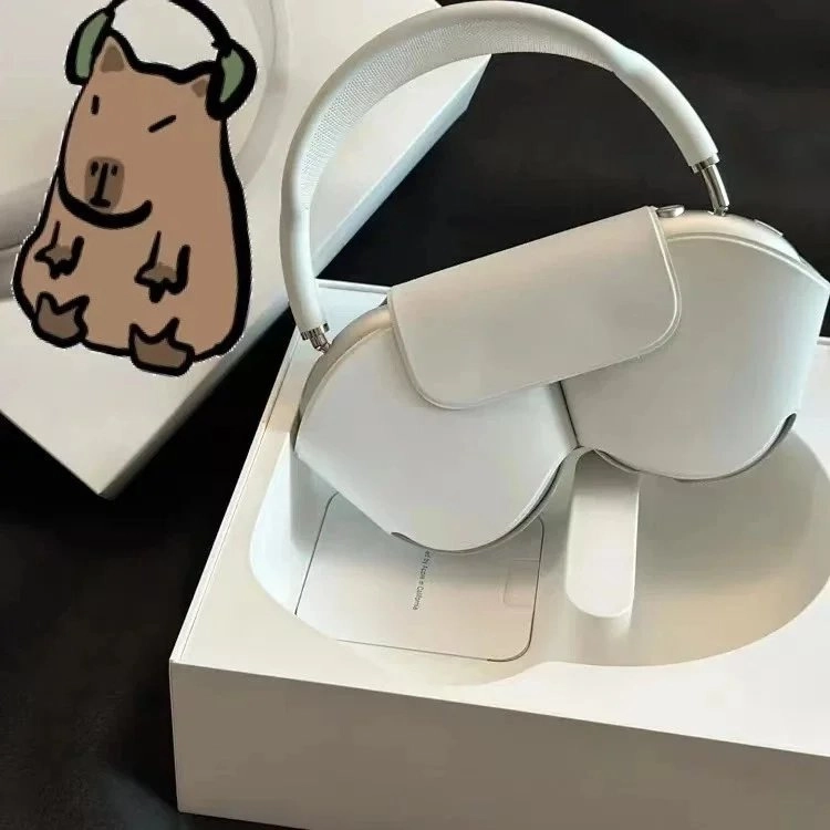 Apple AirPods Max White Over-Ear Headphones with Smart Case