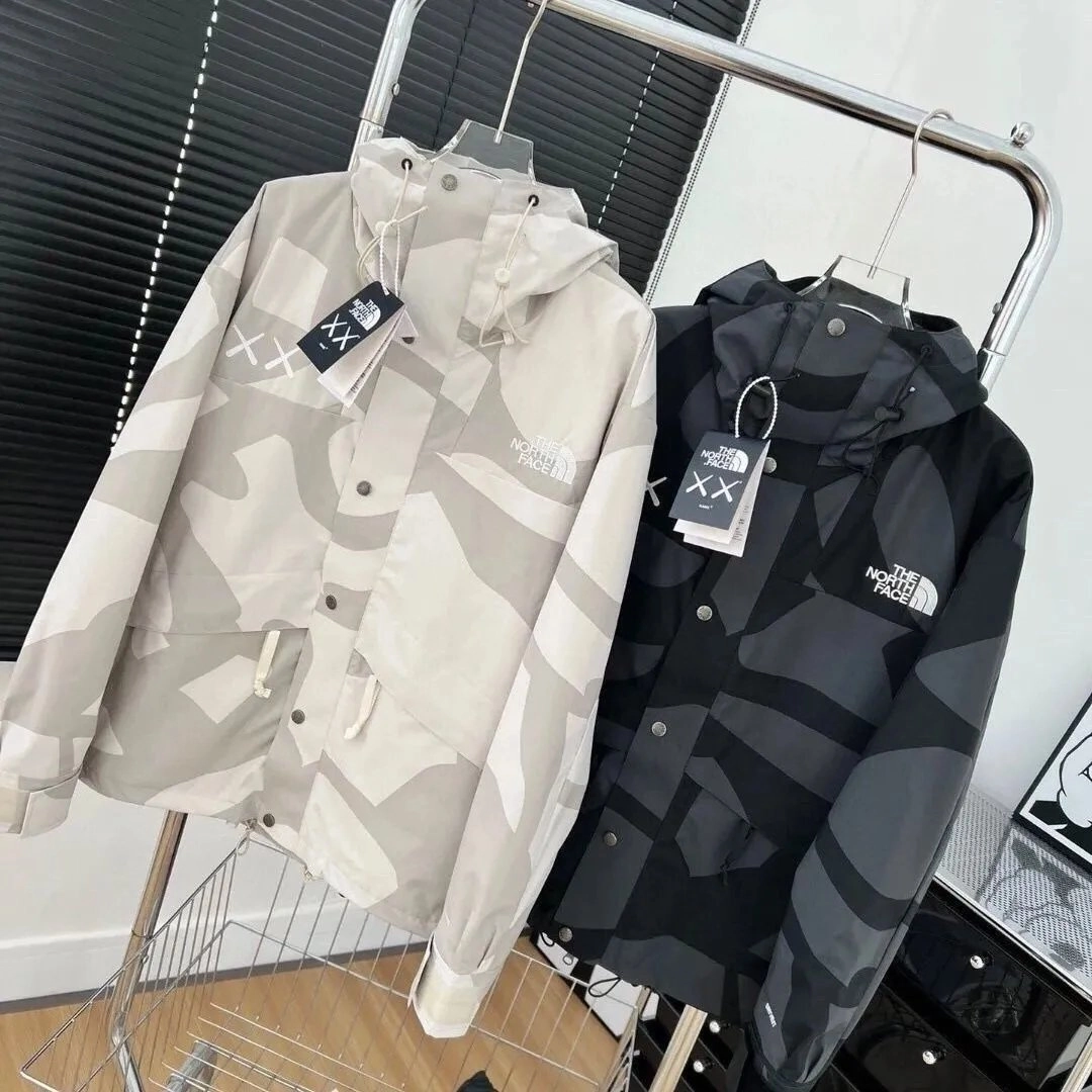 The North Face X KAWS Mountain Light Jacket - Camo Print