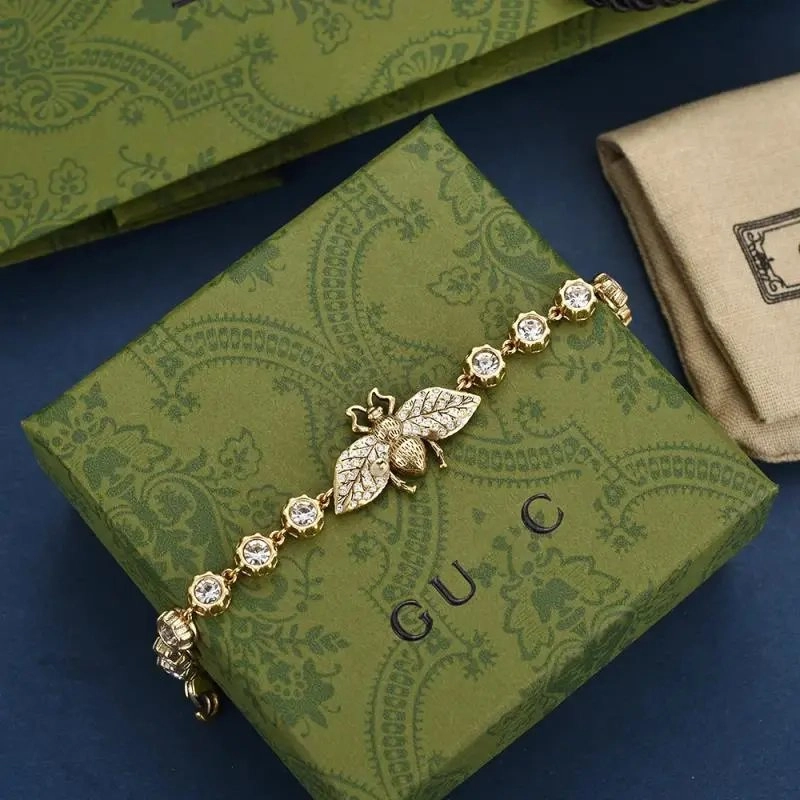 Gucci Bee Motif Gold-Tone Crystal Bracelet Green