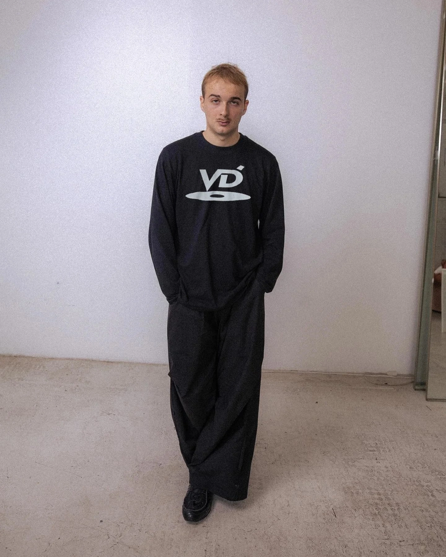 VD Logo Long-Sleeve Crewneck Black Graphic Tee